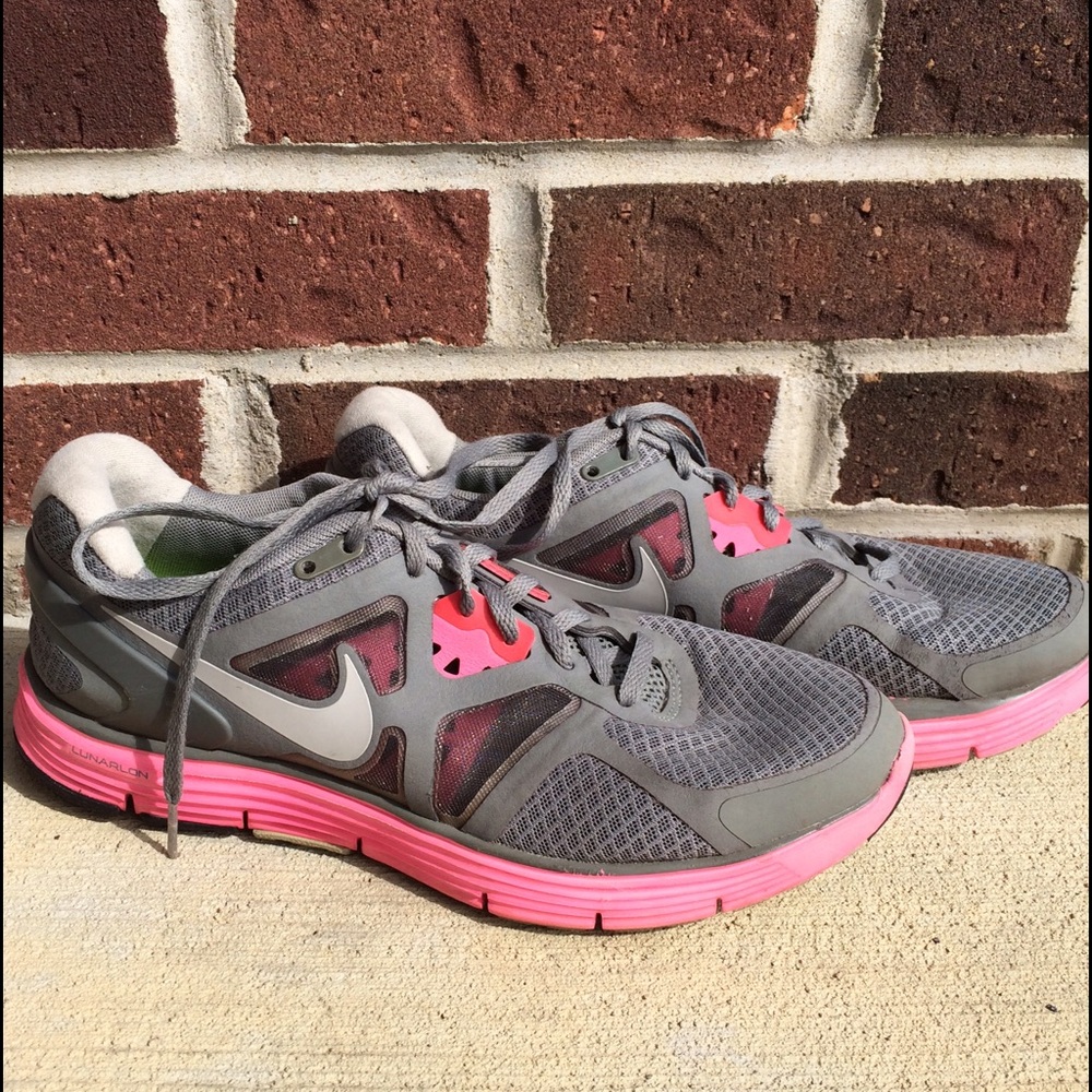 Nike Grey/Pink Sneakers